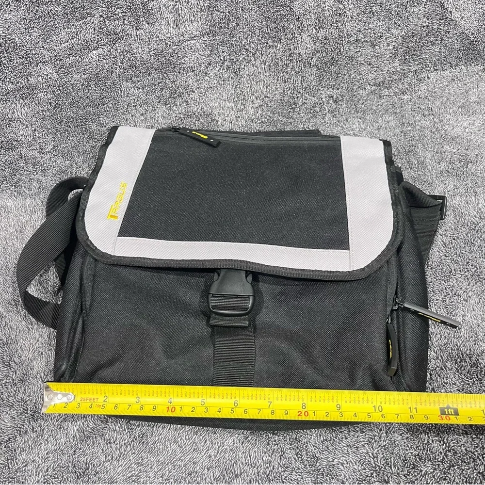 Targus CityGear II Hybrid Messenger Bag tablet small laptops unisex